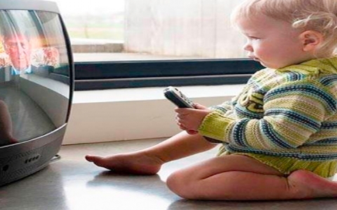 آیا تماشای زیاد صفحه نمایش برای کودکان مضر است؟