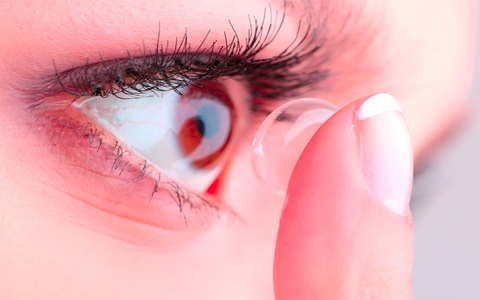 چرا لنز چشمی از عمل لیزیک بهتر است؟